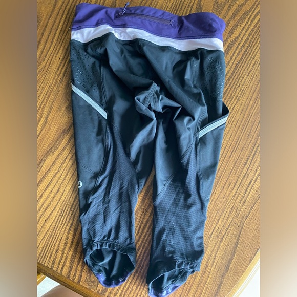 **LIKE NEW** Lululemon RUN: A Marathon Crops - Size 6 - Picture 2 of 4